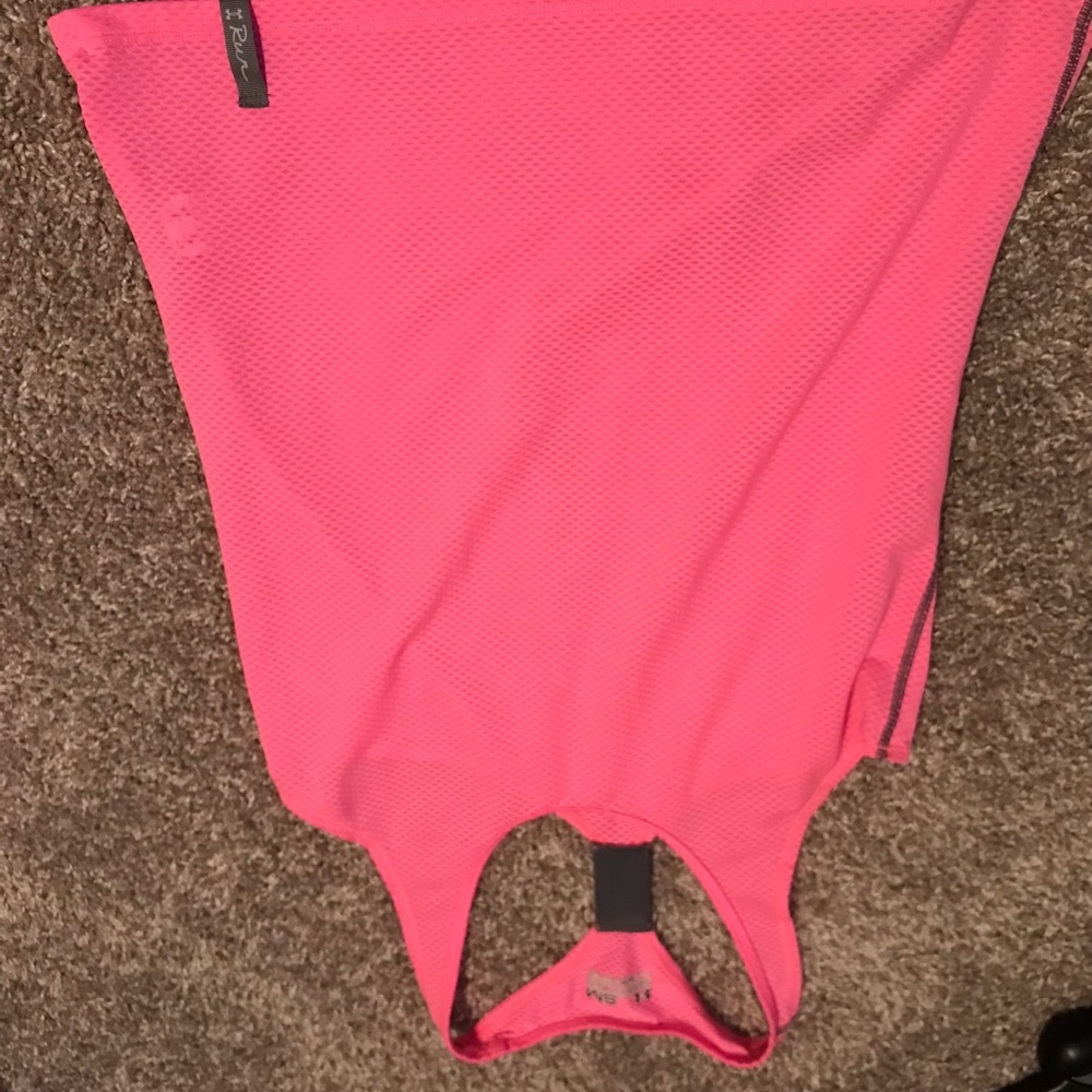 Under Armour racer back tank!! Size small!!